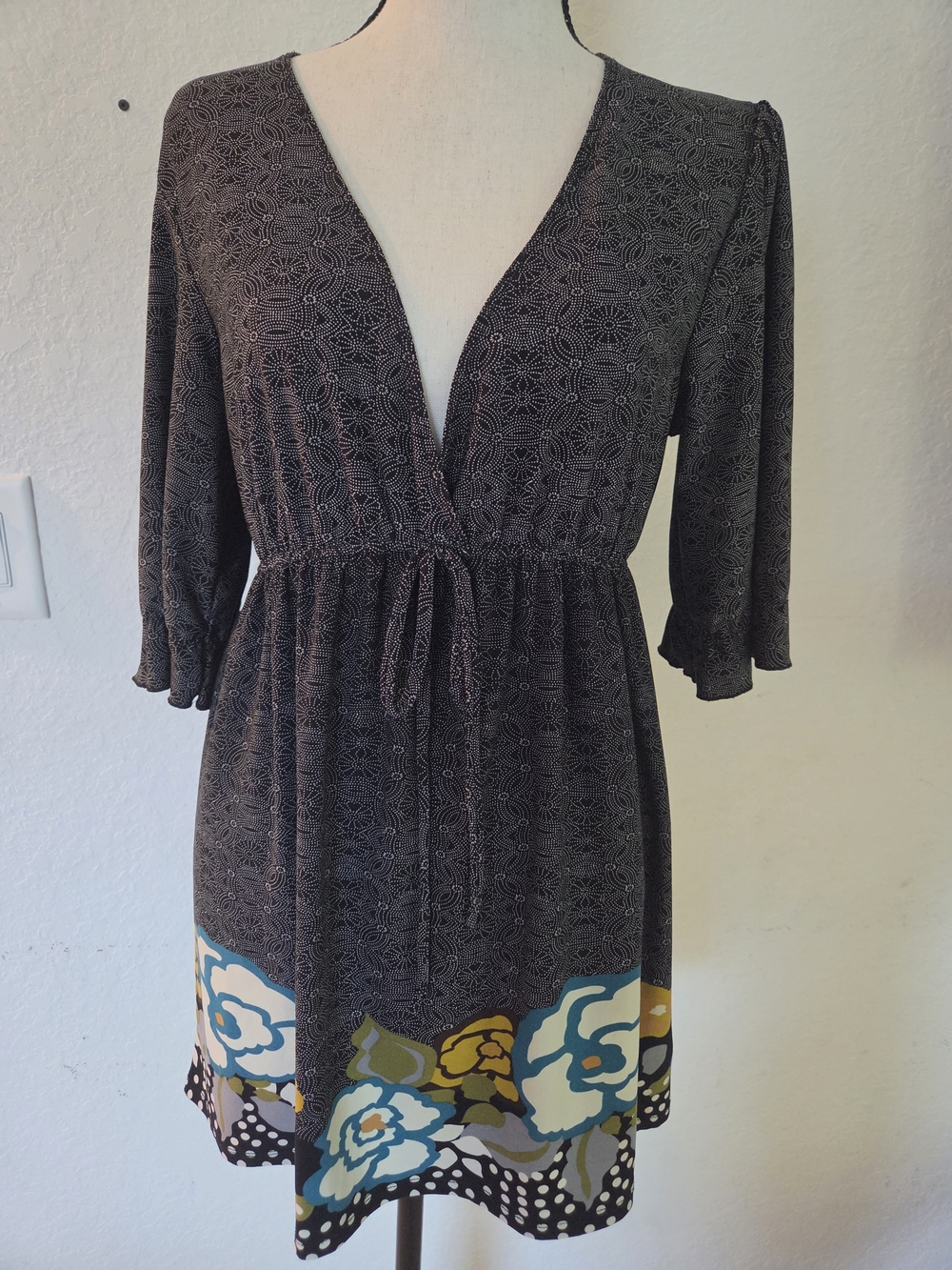 โPlus XL Hot Tempered Y2K Tunic Top Black Geo Print Floral Hem Boho Indie Sleaze
